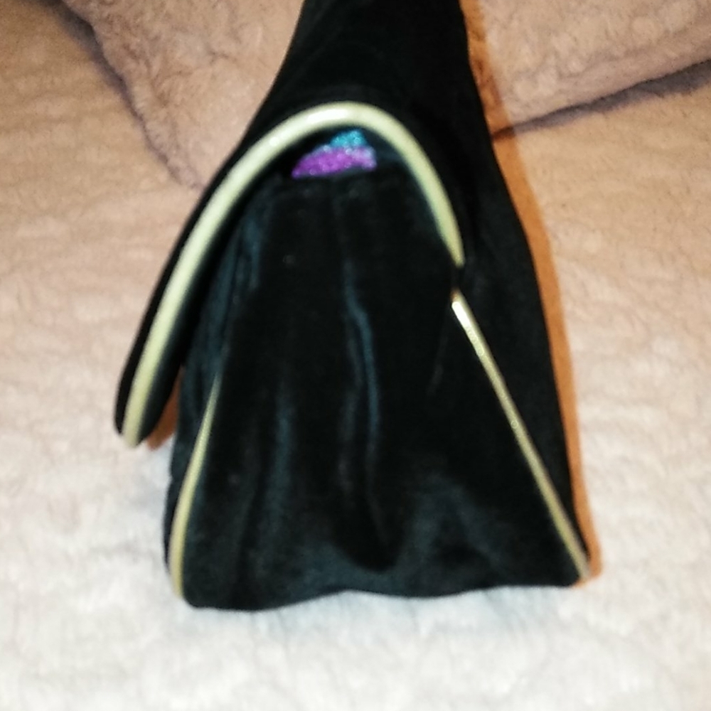 Black Velvet Quilted Bag💖 Metallic Piping - Picture 4 of 10